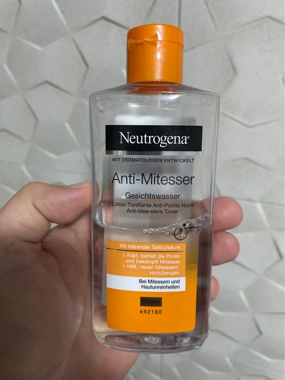 Neutrogena Visibly Clear Anti-Blackhead Cleanser